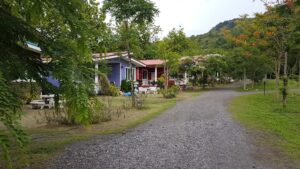 ห้วยน้ำโจน รีสอร์ท (Huay Nam Chon Resort) 10